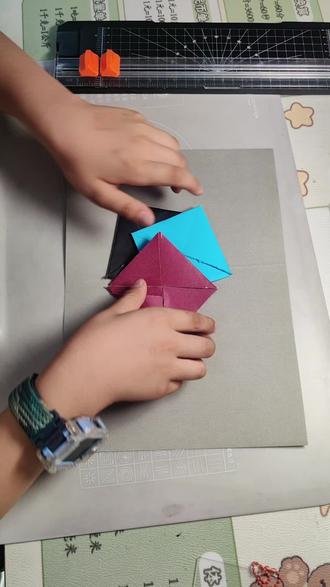 #折飞镖 范哥教你折飞镖。小朋友你学会了么?