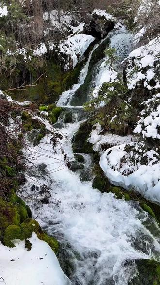 新疆天山景区天池冰瀑 新疆天山景区天池冰瀑