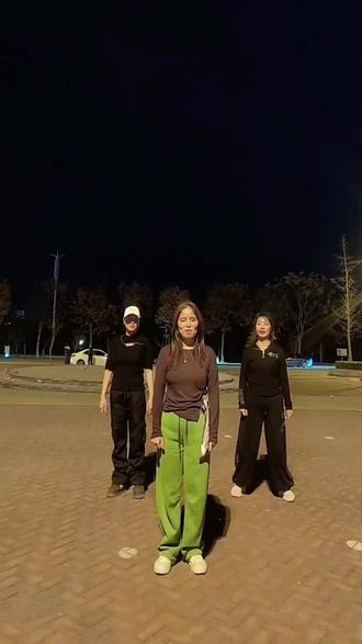 愿2026暴富#广场舞 #广场舞视频 #蹦࿆蹦࿆跳࿆跳࿆没࿆烦࿆恼