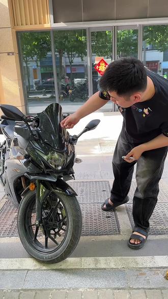 铃木 gsx250 到了两台 #收车实录 #阜阳二手摩托车 #机车#创业 #摩托车驾驶证