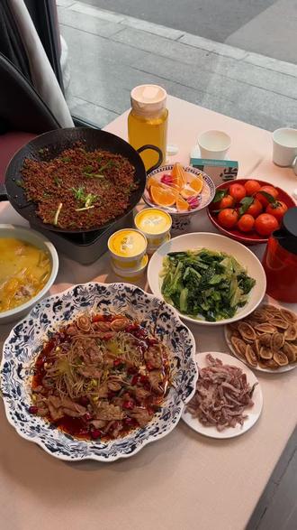 5月21日不知道去哪里吃饭,挖到一家宝藏小店!味道超赞,环境也舒服,吃货们快冲🔥 #凤凰美食攻略 #凤凰美食推荐 #宝藏餐厅