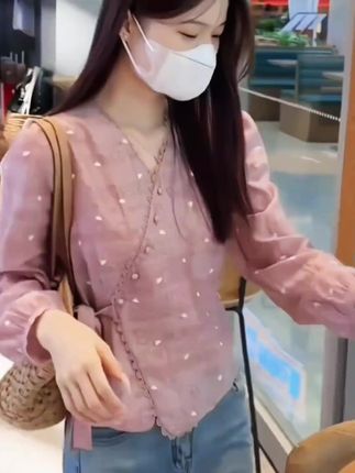 2025新款秋季衬衫高级感轻奢减龄洋气巨好看的小衫气质女士上衣#爆款热卖中