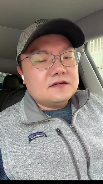 套娃融资又来了,OpenAI的1000亿美金循环投资落地 领投英伟达,亚马逊,微软,软银。永动机又开始了。#Openai #英伟达 #零距离看懂财经 #不想老的夹心层