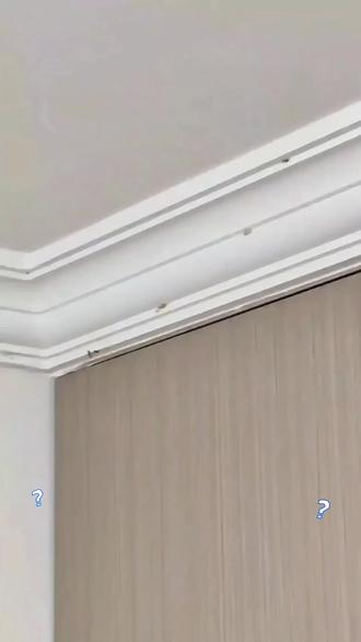 天花出现很多跟蛆一样的虫子?不要慌,这是印度谷螟的幼虫!这就是印度谷螟,会飞体长约6~8mm。通常都叫它飞蛾、谷蛾,这种头部有一点黑并且硬硬的,白色在蠕动的小肉虫,就是印度谷螟的幼虫。它们的食性很杂,大米谷物豆类、干货中药材,都是它的取食对象。常吐丝缀粮粒成块,排泄粪便、遗留虫蜕污染粮食!
#印度谷螟幼虫 #印度谷螟怎么消灭 #天花板白色小肉虫 #飞蛾 #印度谷螟杀虫剂