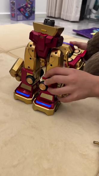 磁吸机器人变形金刚钢铁侠儿童玩具益智积木3-6-8岁男孩新年礼物#磁吸变形金刚 #儿童玩具 #益智积木 #男孩礼物 #新年玩具