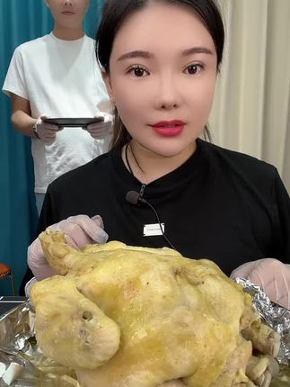 #美食 #蒸鸡##菇的辣克香菇鲜椒辣酱 #嘎嘎好吃