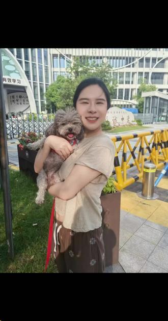 在地球挂机,不做主线任务,也不触发支线任务。淡淡的经营自己的呆萌生活