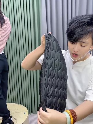 这个性价比太高了吧..柔软舒适又轻便,小香风波浪款薄款棉衣!#棉服外套 #保暖又好看格#冬季必备#便宜又好穿#好物推荐