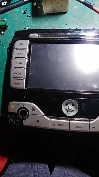 福特麦柯斯白屏的维修#专业的事交给专业的人来做更靠谱 #汽车电子 #大屏导航安装