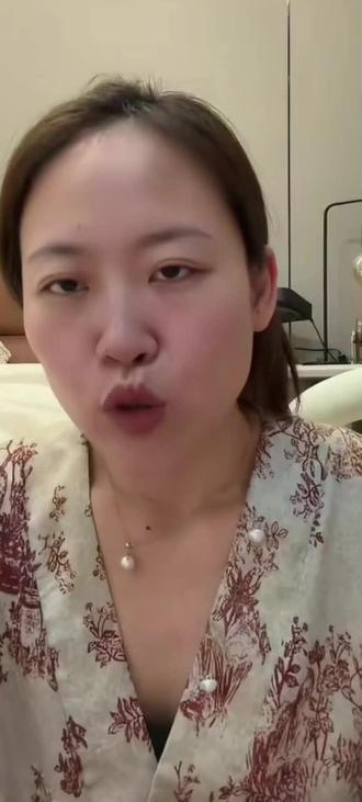 从漂亮国到他的城市 我又要飞八个小时 在我手机没有网络的8个小时 他跟我坦白了一切#杨怼怼#异国恋