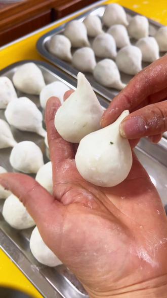 #抖音美食创作者 #创作者中心 #创作灵感 #乡村味道 #我的乡村生活 带尾巴的咸汤圆你们一定要试试,软软糯糯的味道很好。