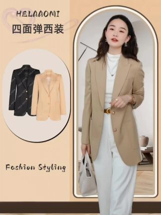 “四面弹西装”定制工艺面料金属扣精致小领廓型西装外套,既不过分宽松也不过度紧身。通过精准的剪裁,巧妙修饰身形,塑造出干练、自信的现代女性轮廓,力量感与柔美度完美平衡。#西装#秋冬穿搭#外套穿搭#优雅气质#通勤搭配