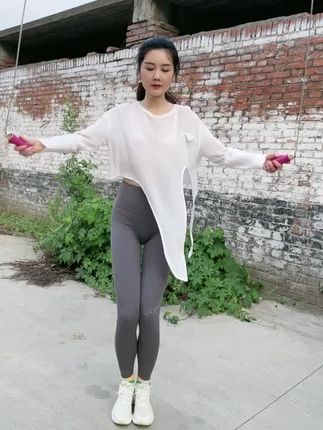 姑姑和小侄女的日常#跳绳 #户外 #运动#农村生活