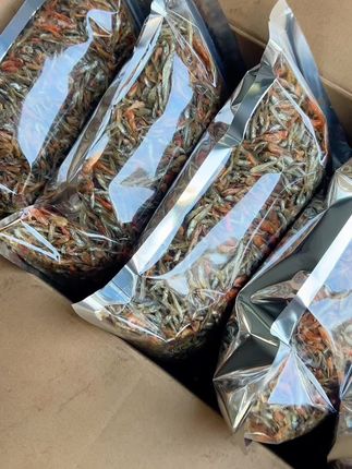 好吃的小鱼小虾,全淡的鱼和虾,搭配辣椒,韭菜炒都非常好吃#土特产干货 #儿时味道 #小鱼小虾 #淡水鱼虾 #特产
