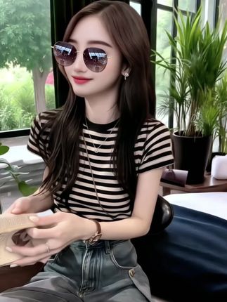 经典条纹上衣洋气遮肉 #显瘦穿搭 #小个子穿搭 #好看的衣服都在这里 #不挑年龄不挑身材 #今天穿什么