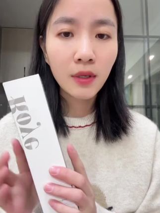 Roye若也洗发水去屑效果杠杠的养护头皮洗完头发清凉又舒服控油蓬松确实有一手#roye若也洗发水 #去屑洗发水 #控油蓬松 #养发护发 @DOU+小助手 @DOU+好生意