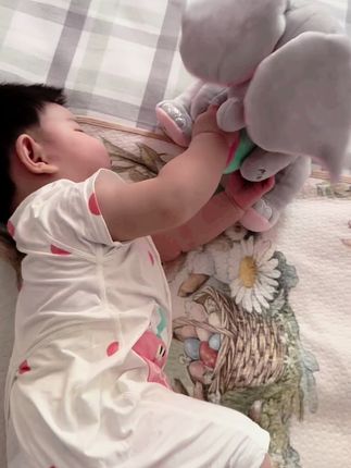 萌娃新宠 解锁欢乐新方式@KIDCHO趣巢母婴玩具旗舰店 #躲猫猫大象 #趣巢躲猫猫玩具 #也太可爱了吧 #养娃日常