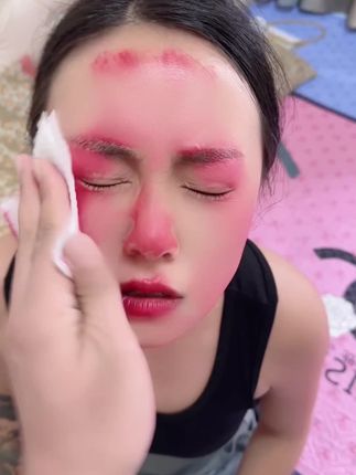 闲来无事收拾媳妇玩😏#搞笑夫妻 #家庭搞笑
