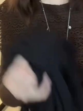 #假两件 #镂空拼接 #小众设计感 慵懒百搭纯色上衣(黑色、咖色)