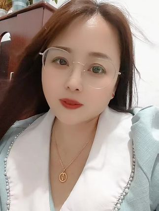 遇到对你好的人容易，但待你如初的人却很少，相遇在天，相守在人，好的感情 不是瞬间让你感动，而是细水长流般地宠你…