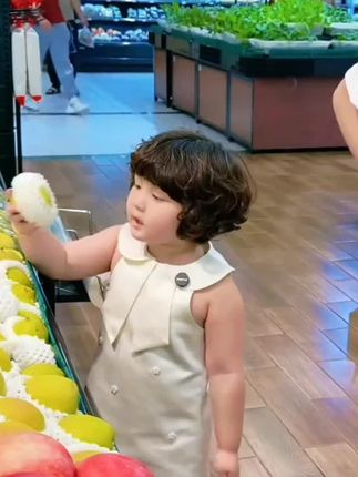 吓得小十三撒腿就跑#萌娃系列 #小吃货的日常 #洗衣液 #母婴可用