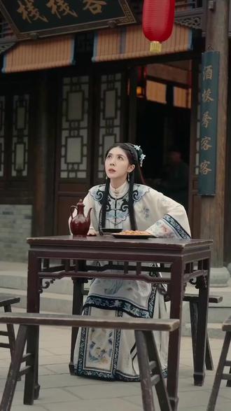 #AI客栈飞踹夺铜板 #随变ai随便玩 #民族服饰有多美 #总要穿一次少数民族服饰 #摄影师镜头下的东方美学