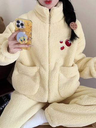 奶黄番茄睡衣好软萌呀,珊瑚绒面料好舒服!#甜美穿搭 #珊瑚绒睡衣 #加厚加绒 #冬季新款 #睡衣女