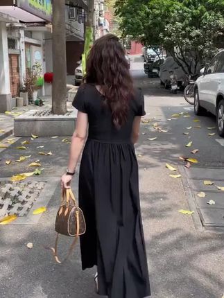中长连衣裙休闲风短袖法式小众裙,宽松显瘦!