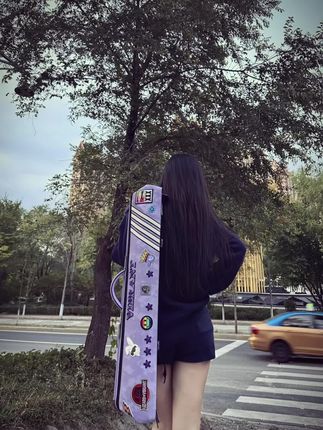 我能有什么坏心思 只不过是一个想让你在球房更有面子的一个卖杆包小女孩#莱瑟塔杆包 #抖音推广