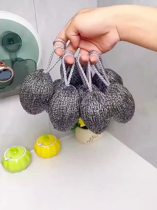 这种自带挂绳钢丝球,用料足、很坚实不容易松散变形,用完挂起来收纳干净卫生!#带绳钢丝球 #钢丝球#居家好物 #自用好物分享