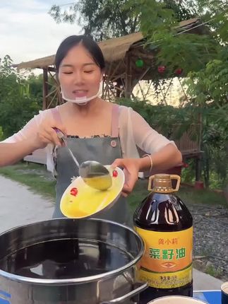 农家小榨菜籽油,又香又浓又纯,推荐给大家#纯菜籽油