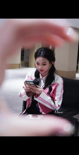 @鲁照华 “把手圈起来,只看自己喜欢的。”#鲁照华 #把手圈起来只看自己喜欢的