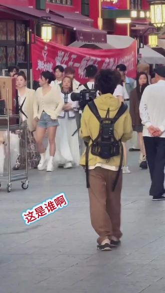 民国风情街好热闹#街拍 #民国风情街