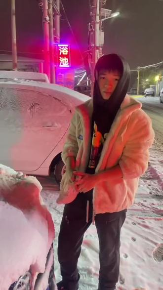 粉丝雪球制作教程.
#户外 #雪 #下雪了