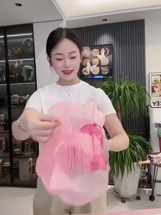 人呐!没有谁配不上谁两块钱一包的盐,可以配上 万一桌的菜但上万的菜没有盐,也是淡然无味 #去珍惜那个很忙却为你有空的人#好好爱自己把期待降低把依赖变少#加油亲爱的自己