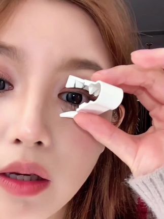 三秒上眼,一秒卸妆还能重复使用的 #磁吸假睫毛 真的太香了!我不允许还有人没拥有 #假睫毛 #拯救手残党
