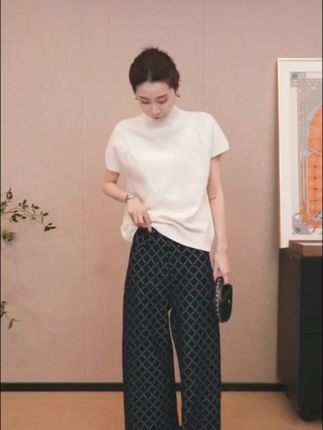 #优雅气质 #引领时尚潮流 #气质女神范儿 #好身材好气质 #超好看