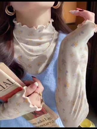 小碎花木耳边加绒半高领打底衫女内搭秋冬新款高级感甜美上衣#穿搭 #秋冬打底衫 #小碎花打底衫 #木耳边加绒打底衫 #半高领加绒打底衫