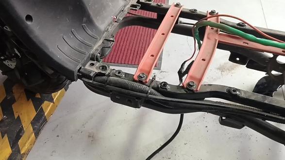 电动车拐弯异响,案例分析解决#电动车 #九号电动 #电动车维修 #异响 #我的抖音生活日记