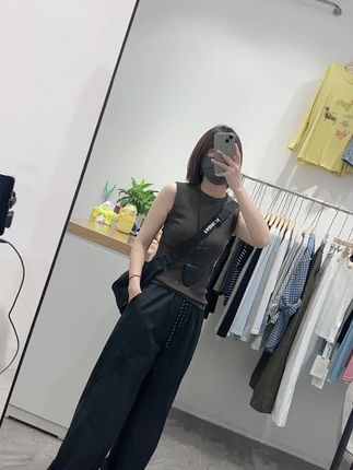 如果八月一定要碰壁,那我希望是RMB#夏季梨形身材穿搭 #穿什么 #显瘦遮肉穿搭 #潮酷穿搭分享