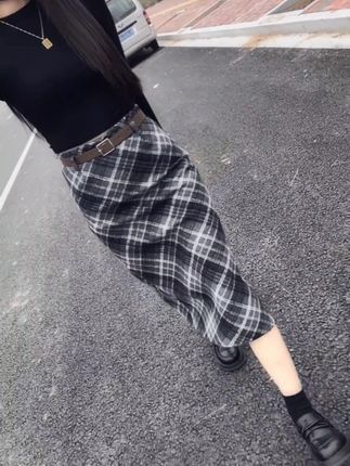 尽力之后,选择随缘吧,人的手就那么大,握不住的东西太多了,要学会和自己和解。别贪心,我们不可能什么都有;也别灰心,我们不可能什么都没有,#早秋新款 #穿搭