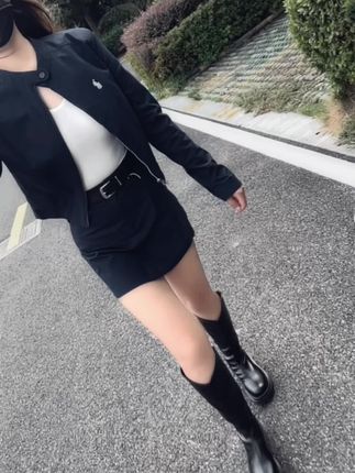 我就是那种你不找我,我也不扰你,你对我冷淡,我就对你冷漠,宁愿错过也不主动的人,泼出去的水我连盆的不要#穿搭