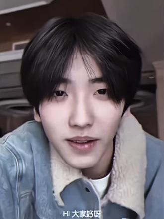 15岁的你面对45万黑屏你怕不怕#左奇函#左奇函四代第一rap担 yc隔壁@恒里哼气