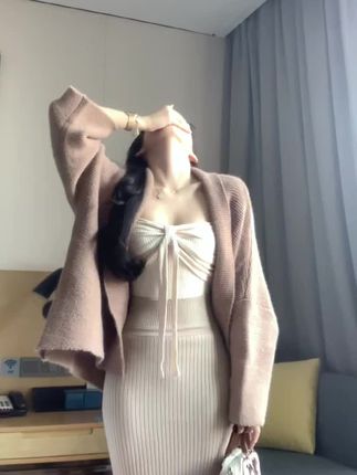 早秋不费力美女穿搭