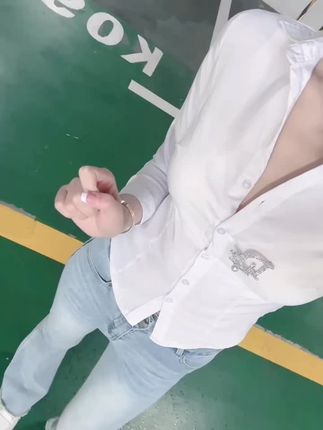 别用你的善良,惯坏了得寸进尺的人,谁都靠不住,除非你有用,在这个烟换烟酒换酒的时代,不要高估了,你和任何人的关系