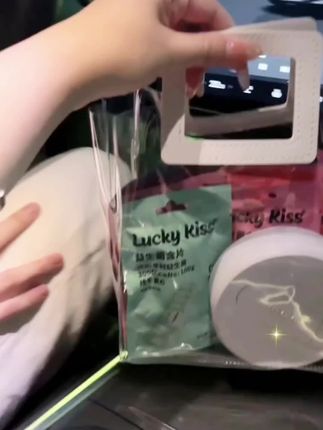 KissKiss亲亲前必备~拍一发六盒跟女朋友试试不同味道哒~甜甜哒KissKiss吧#约会神器 #无糖薄荷糖 #接吻糖 #口气清新 #kissport无糖薄荷糖