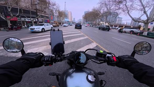 驾龄并不代表驾驶水平#张雪 #张雪820rr #小米苏7ultra #张雪机车 #机车