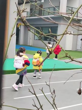 不管当幼儿园或是小学小书包,还是外出当牵引包,都好适合,面料做工都很好,关键还很便宜#双肩包 #学生书包 #书包 #儿童书包