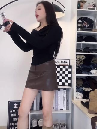 2025秋季新款设计感荡领斜肩一字肩长袖T恤女显瘦打底衫上衣7107#辣妹穿搭 #潮牌穿搭 #酷女孩穿搭 #黑色高级感穿搭