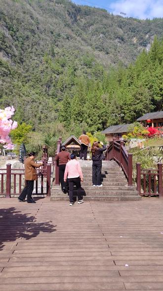 @巴山大峡谷 女神节!巴山大峡谷不仅为女神们免门票,还准备了女神节日仪式感,欢迎大家来打卡,祝女神们节日快乐!